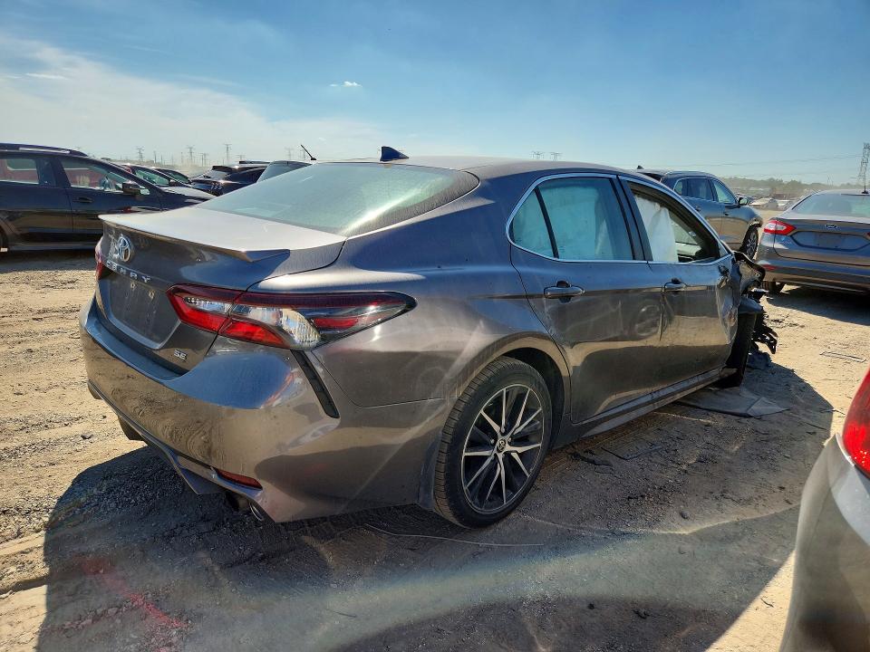 Продажа на аукционе авто 2021 Toyota Camry, vin: 4T1G11AK3MU575656, номер лота: 68393516