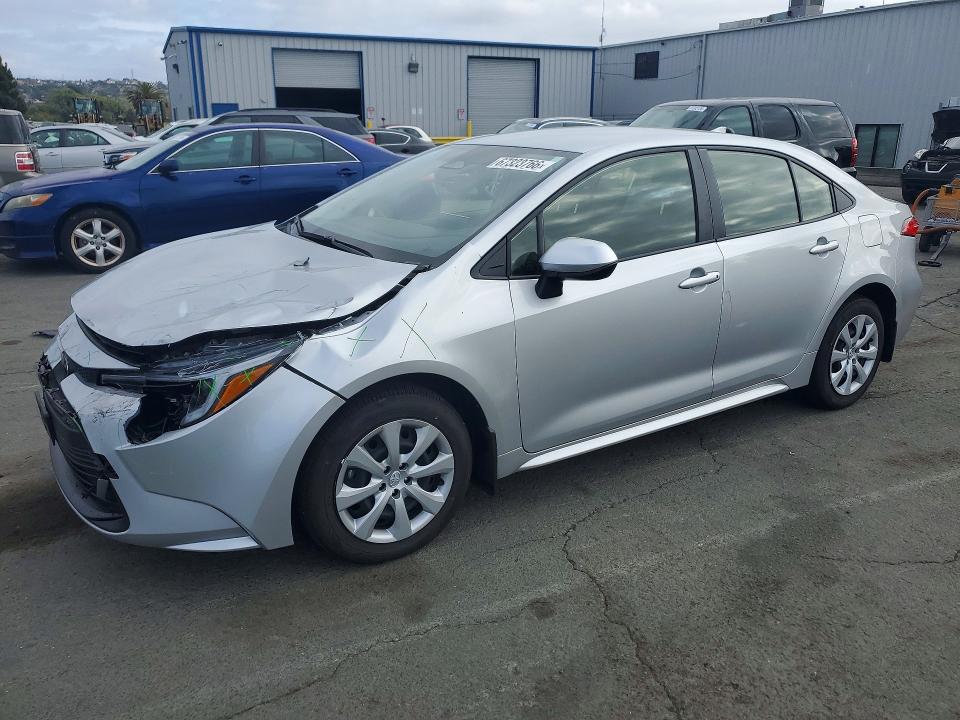 2026 Toyota Corolla Hybrid მანქანა იყიდება აუქციონზე, vin: JTDBCMFEXT3150940, აუქციონის ნომერი: 67323766