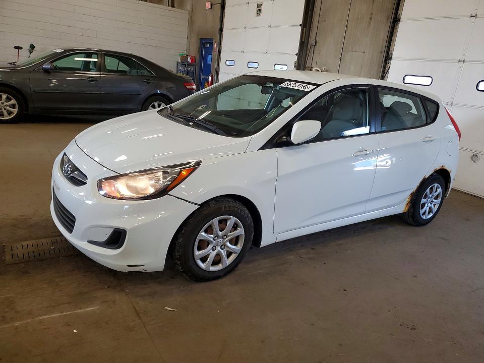2014 Hyundai Accent მანქანა იყიდება აუქციონზე, vin: KMHCT5AE4EU168263, აუქციონის ნომერი: 69253166