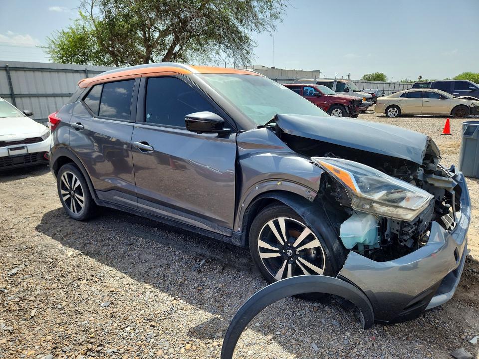 68796866 :رقم المزاد ، 3N1CP5CU9KL557955 vin ، 2019 Nissan Kicks مزاد بيع