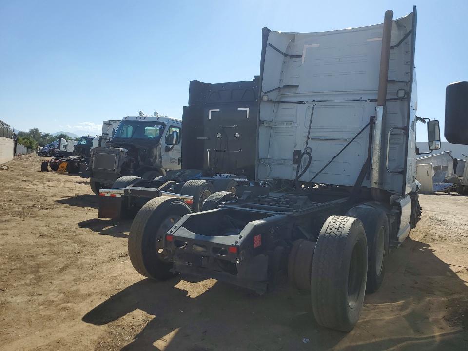 Продаж на аукціоні авто 2021 Volvo Vnl, vin: 4V4NC9EJ2MN282139, номер лоту: 70658946