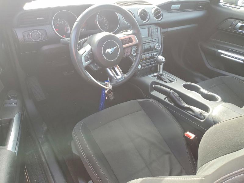 68637926 :رقم المزاد ، 1FA6P8TH6J5121552 vin ، 2018 Ford Mustang مزاد بيع