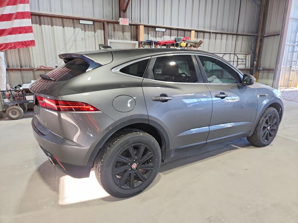 2018 Jaguar E-pace მანქანა იყიდება აუქციონზე, vin: SADFJ2FX9J1Z15632, აუქციონის ნომერი: 67790006