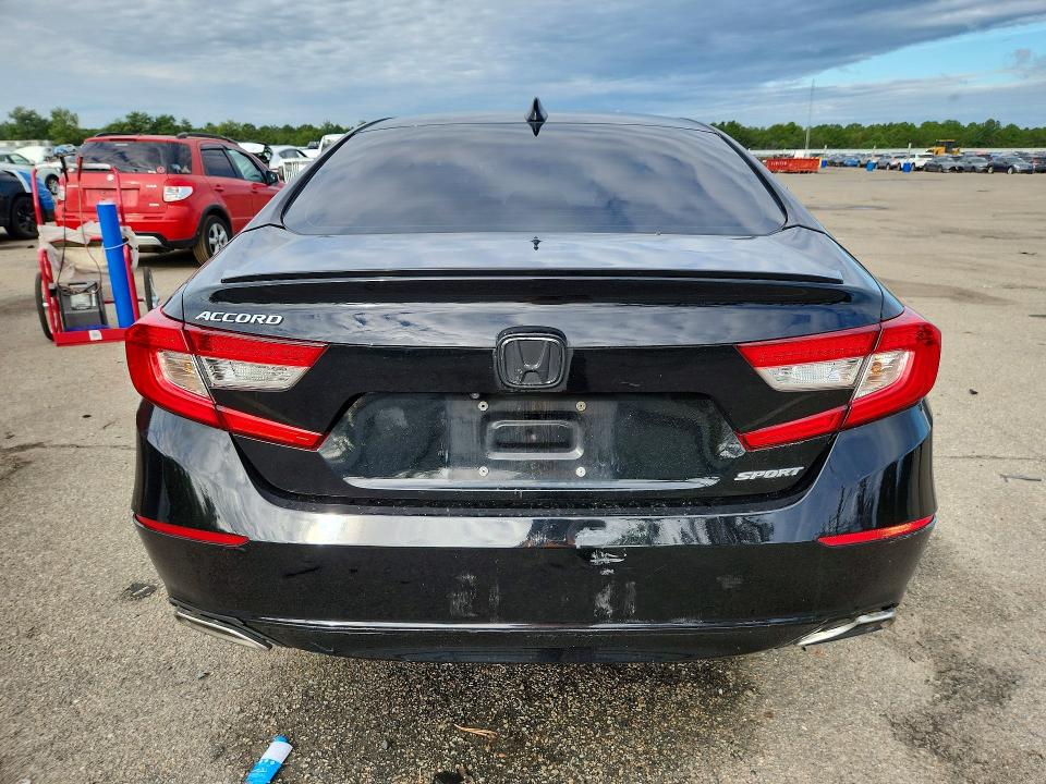 Продаж на аукціоні авто 2018 Honda Accord, vin: 1HGCV1F34JA020562, номер лоту: 69389936