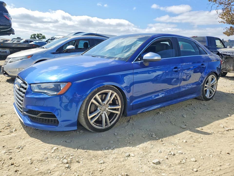 67175756 :رقم المزاد ، WAUBFGFF9F1078790 vin ، 2015 Audi S3 مزاد بيع
