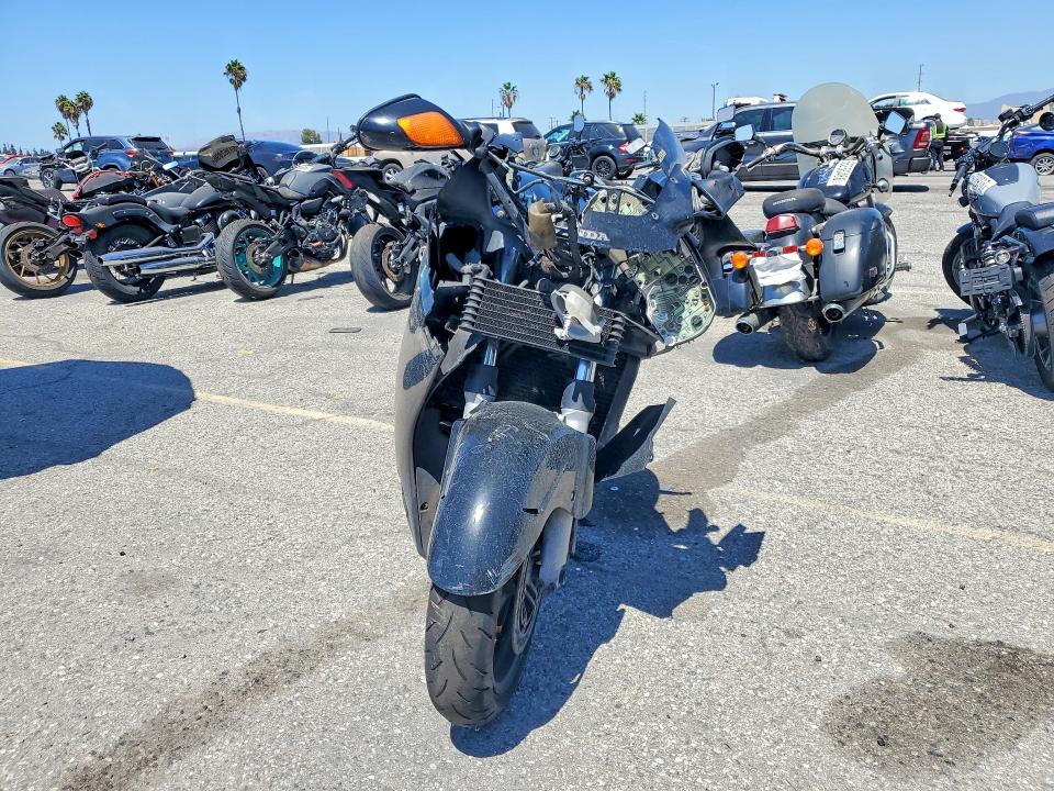 67198446 :رقم المزاد ، JH2SC3510VM000297 vin ، 1997 Honda Cbr1100 مزاد بيع