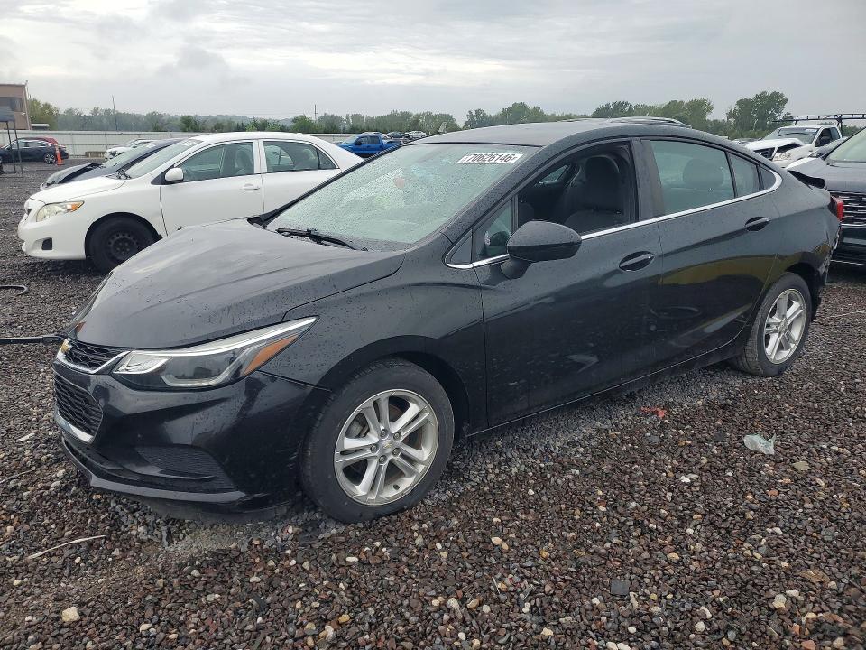 70626146 :رقم المزاد ، 1G1BE5SM5H7230118 vin ، 2017 Chevrolet Cruze مزاد بيع