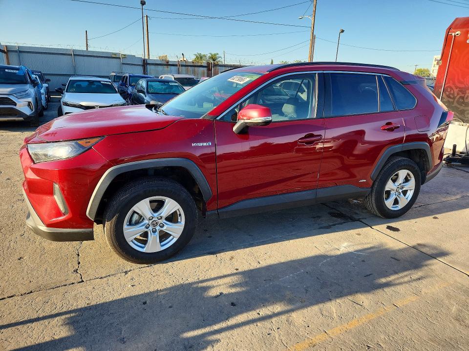 Auction sale of the 2021 Toyota Rav4, vin: JTMMWRFVXMD124721, lot number: 68279066