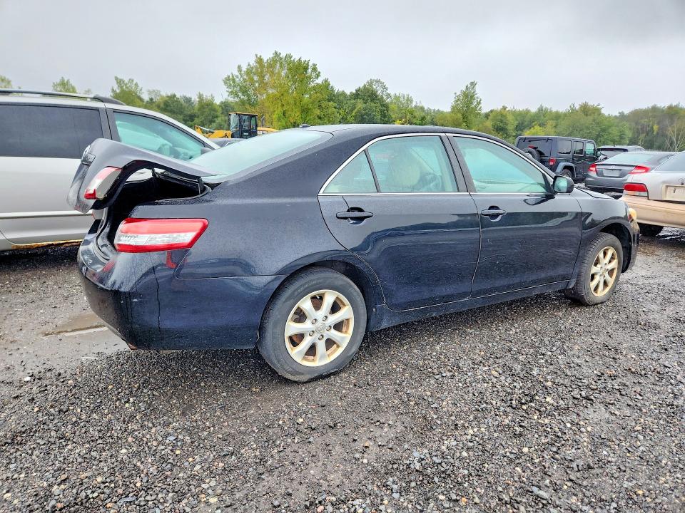 70740696 :رقم المزاد ، 4T4BF3EK4AR065223 vin ، 2010 Toyota Camry مزاد بيع