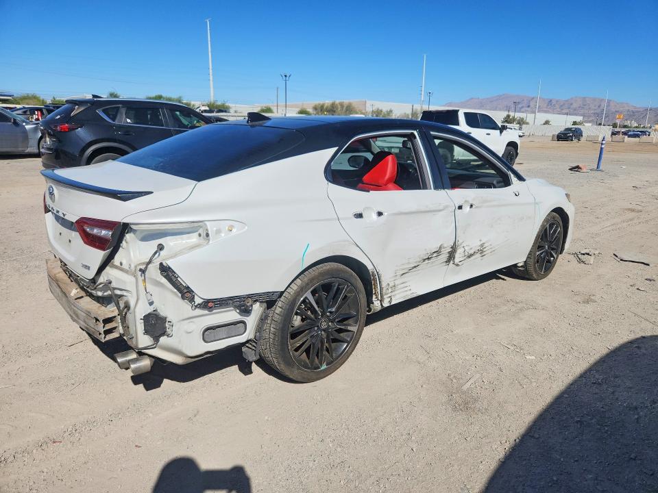 67454866 :رقم المزاد ، 4T1B61HK8KU199213 vin ، 2019 Toyota Camry مزاد بيع