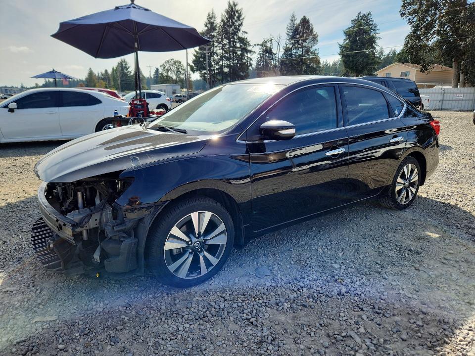 68181156 :رقم المزاد ، 3N1AB7AP5JY268264 vin ، 2018 Nissan Sentra مزاد بيع