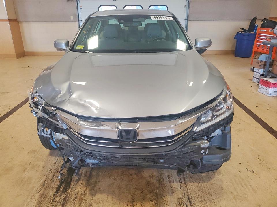 Продажа на аукционе авто 2016 Honda Accord, vin: 1HGCR3F09GA015291, номер лота: 69383936