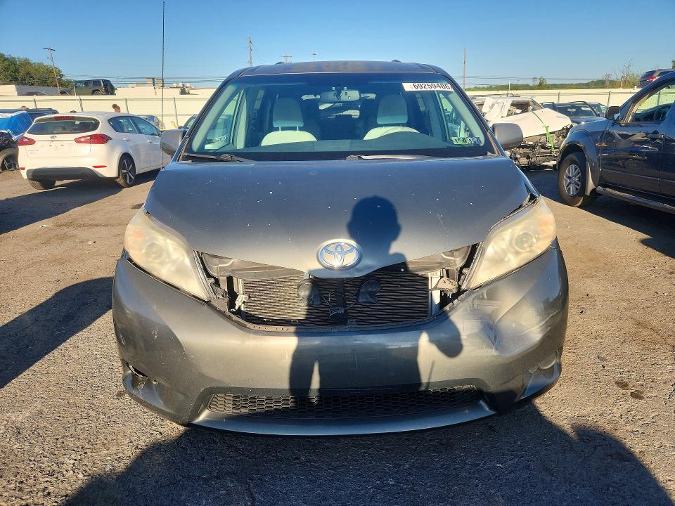 2012 Toyota Sienna მანქანა იყიდება აუქციონზე, vin: 5TDKK3DC3CS257454, აუქციონის ნომერი: 69259486