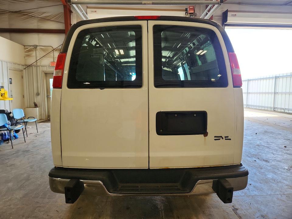 66858046 :رقم المزاد ، 1GTW7AFF8H1915630 vin ، 2017 Gmc Savana مزاد بيع