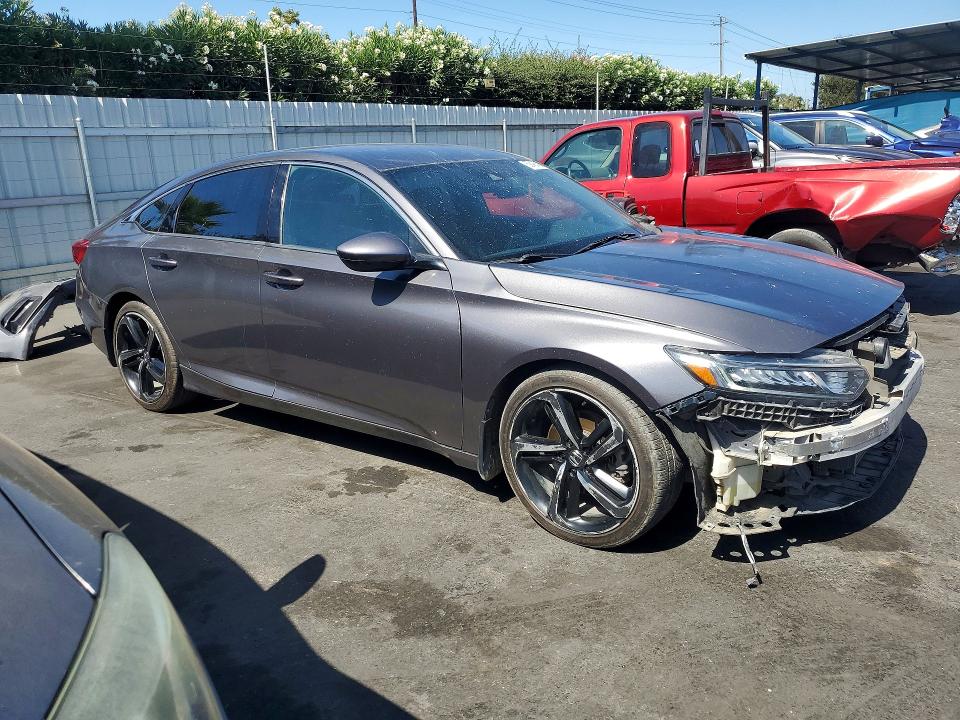 69435366 :رقم المزاد ، 1HGCV1F32JA228228 vin ، 2018 Honda Accord مزاد بيع