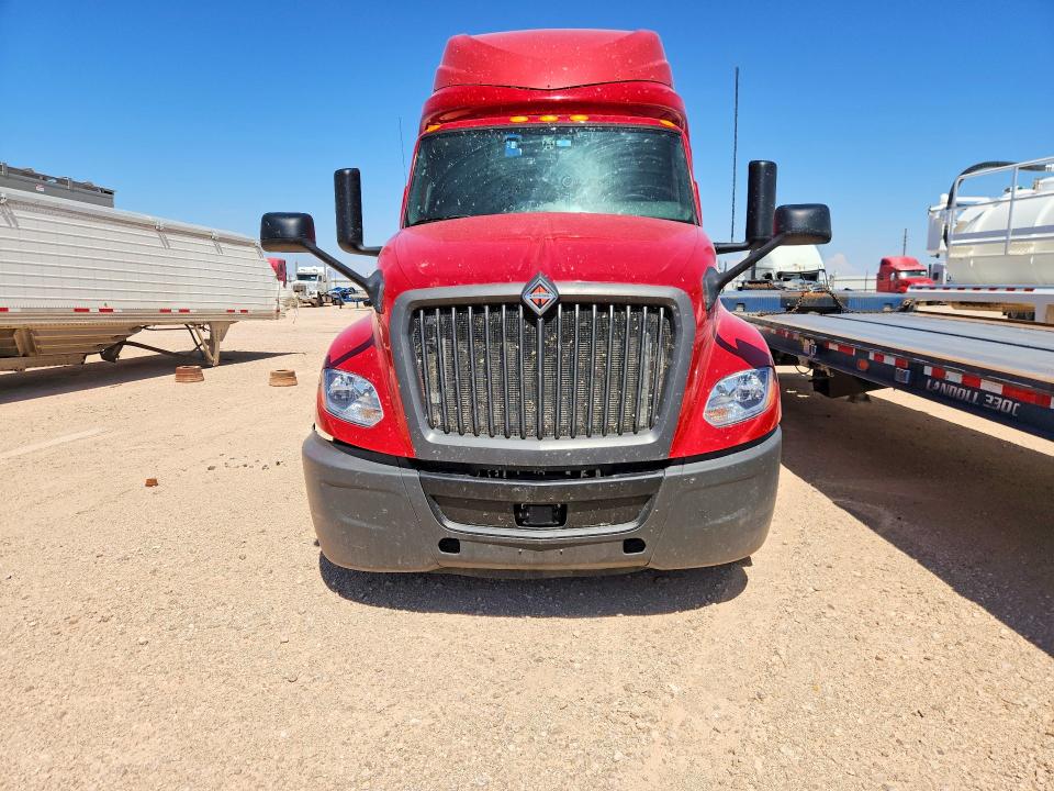 64293346 :رقم المزاد ، 3HSDZAPR2LN869140 vin ، 2020 International Lt625 مزاد بيع