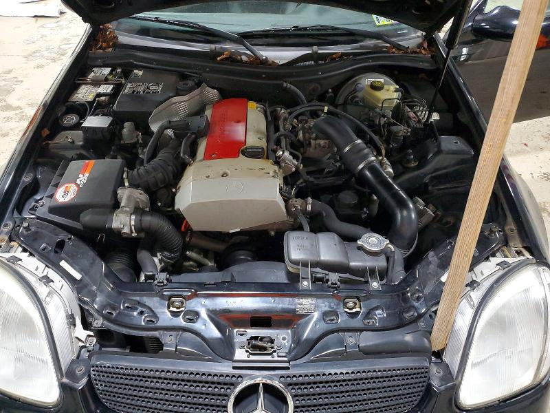 71617546 :رقم المزاد ، WDBKK47F1XF119363 vin ، 1999 Mercedes-benz Slk مزاد بيع