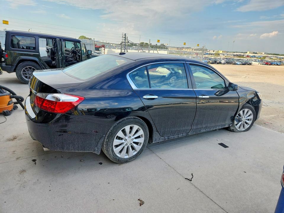 67900366 :رقم المزاد ، 1HGCR2F80FA035671 vin ، 2015 Honda Accord مزاد بيع
