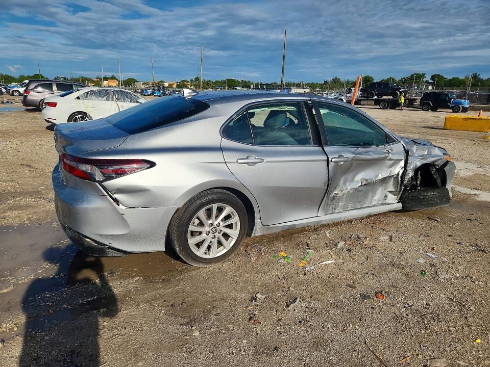 Aukcja sprzedaży 2021 Toyota Camry, vin: 4T1C11AK0MU561647, numer aukcji: 67977386