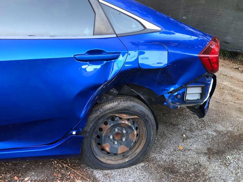 69985276 :رقم المزاد ، 19XFC2F54JE205555 vin ، 2018 Honda Civic مزاد بيع