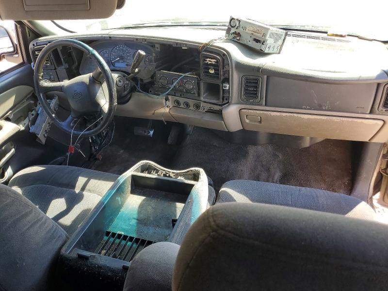 70421036 :رقم المزاد ، 1GNEC13V22J117500 vin ، 2002 Chevrolet Tahoe مزاد بيع