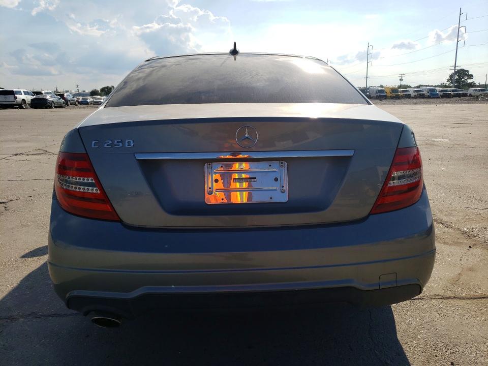 2012 Mercedes-benz C მანქანა იყიდება აუქციონზე, vin: WDDGF4HB9CA621977, აუქციონის ნომერი: 70892066