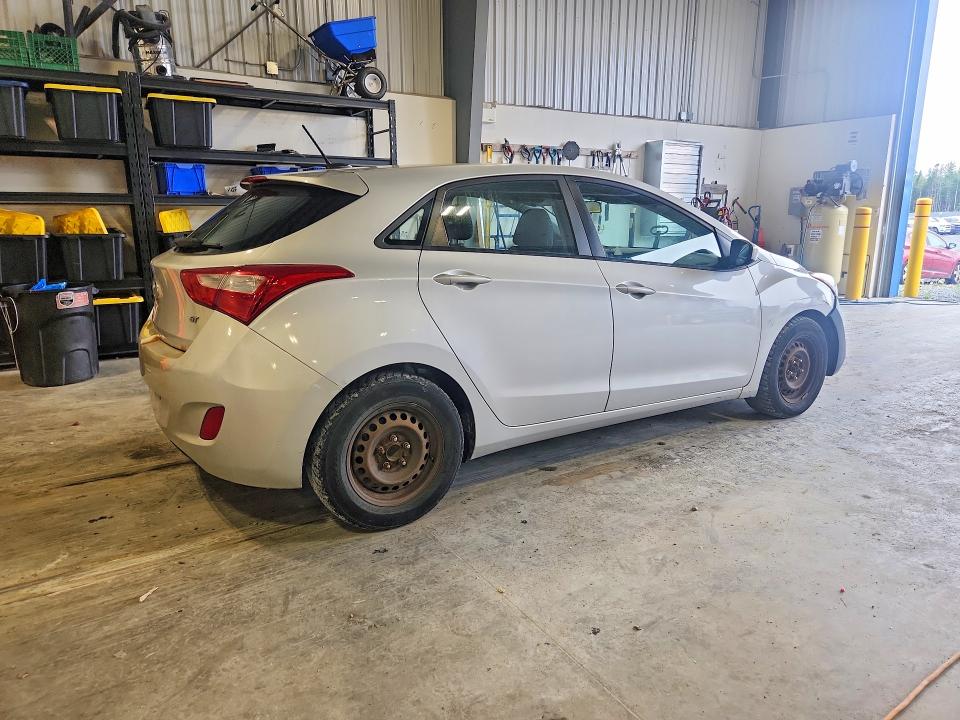 2016 Hyundai Elantra Gt მანქანა იყიდება აუქციონზე, vin: KMHD25LH8GU333703, აუქციონის ნომერი: 69687326