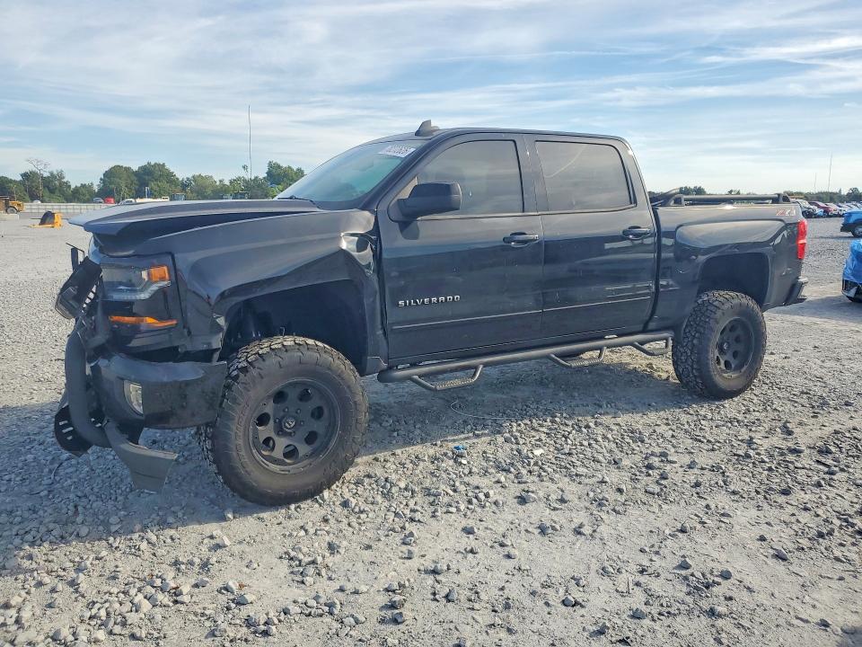 70272626 :رقم المزاد ، 3GCUKREC4JG479149 vin ، 2018 Chevrolet Silverado مزاد بيع