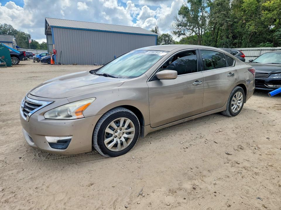 2015 Nissan Altima მანქანა იყიდება აუქციონზე, vin: 1N4AL3AP1FC292621, აუქციონის ნომერი: 67867846