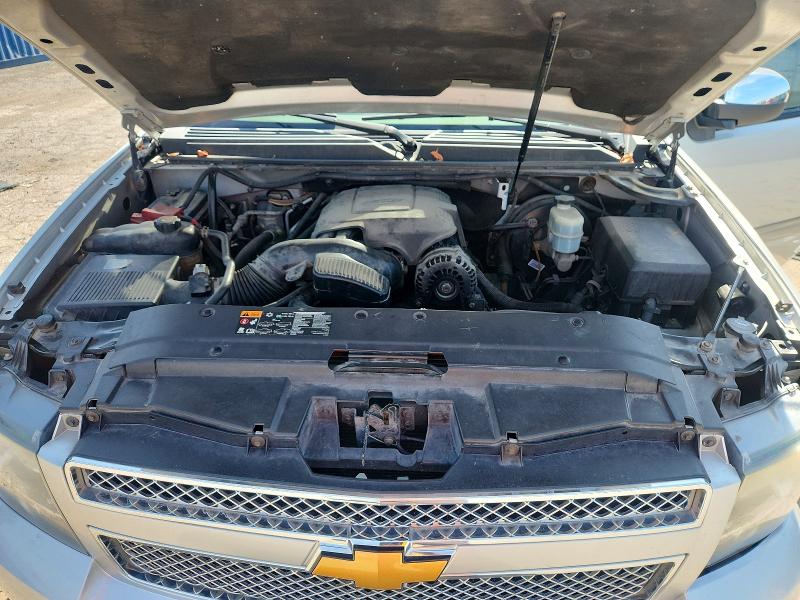 68231816 :رقم المزاد ، 1GNSCJE04ER121882 vin ، 2014 Chevrolet Suburban مزاد بيع