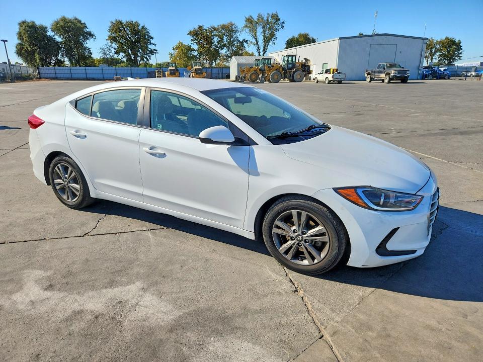 68074256 :رقم المزاد ، 5NPD84LF0JH224665 vin ، 2018 Hyundai Elantra مزاد بيع