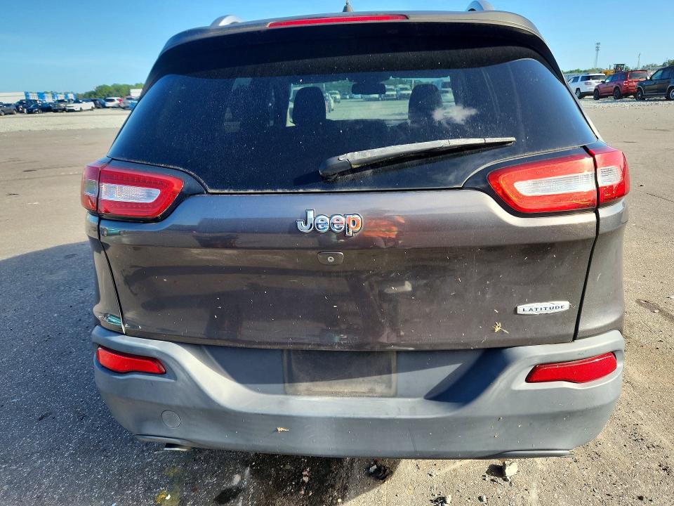 69092376 :رقم المزاد ، 1C4PJLCB5GW110429 vin ، 2016 Jeep Cherokee مزاد بيع