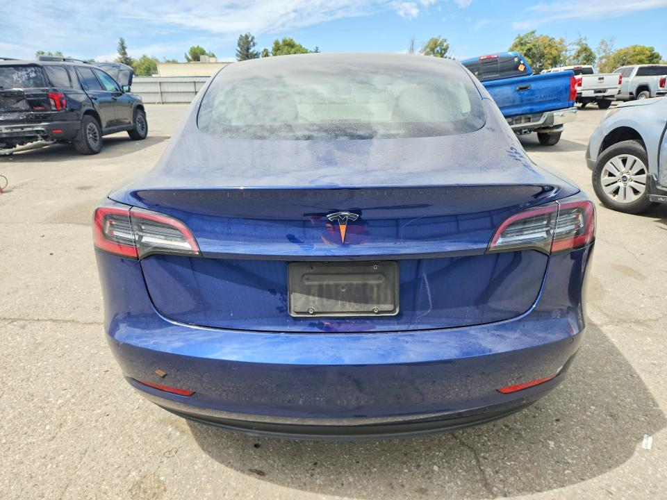 68190266 :رقم المزاد ، 5YJ3E1EA5NF288869 vin ، 2022 Tesla Model 3 مزاد بيع