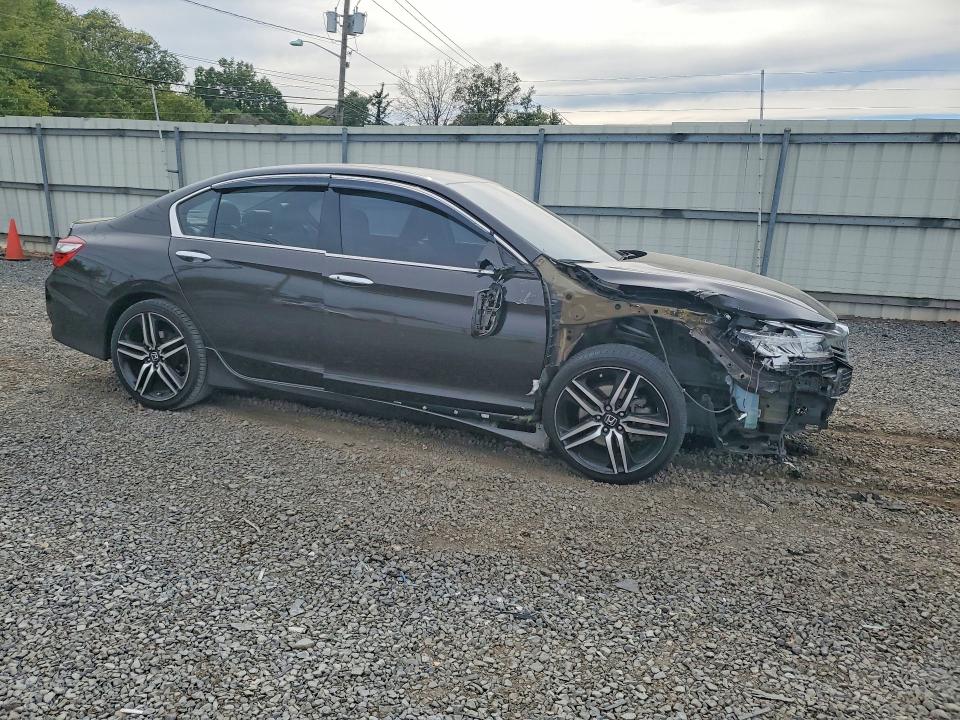 70365036 :رقم المزاد ، 1HGCR3F93HA019353 vin ، 2017 Honda Accord مزاد بيع