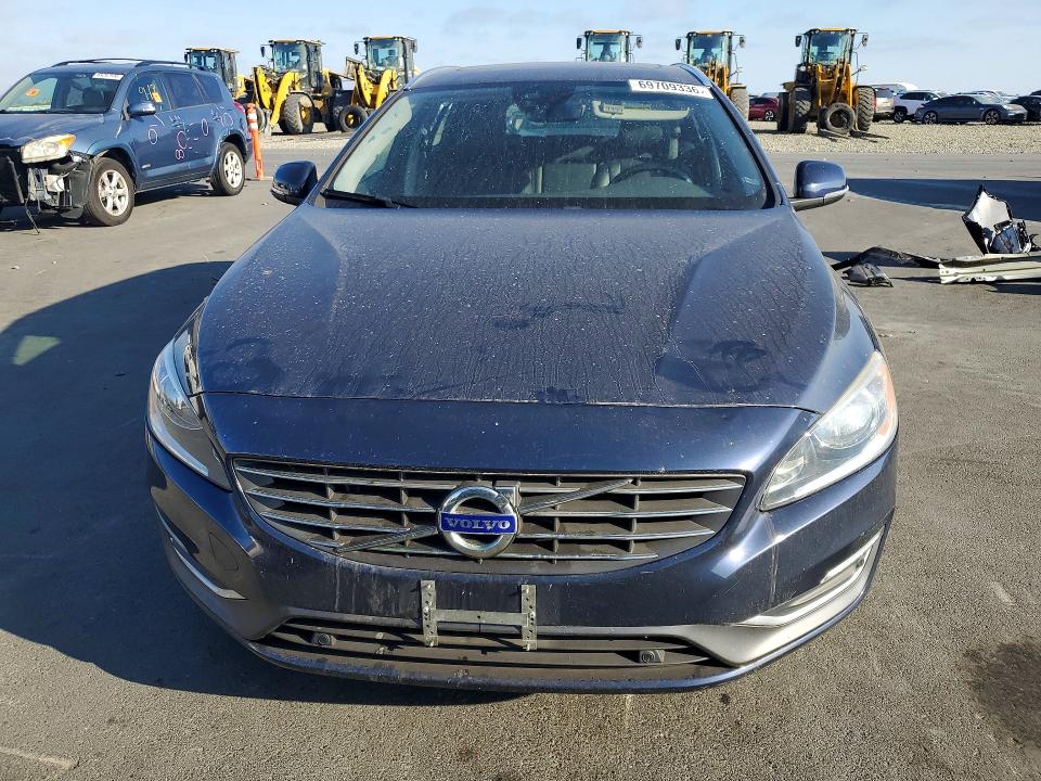Продажа на аукционе авто 2015 Volvo V60, vin: YV1612SK1F1222335, номер лота: 69709336