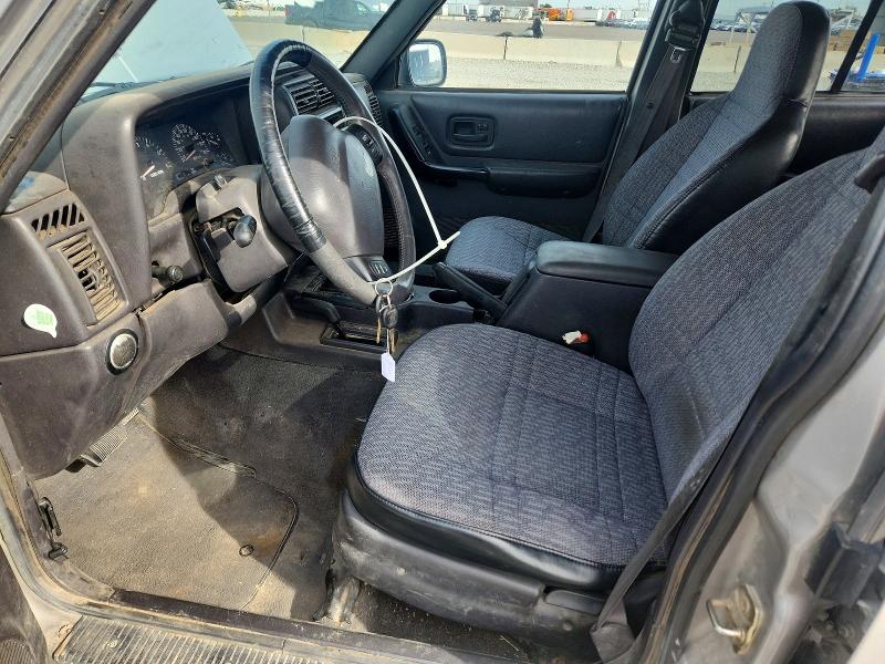 70215166 :رقم المزاد ، 1J4FF48S2YL148368 vin ، 2000 Jeep Cherokee مزاد بيع