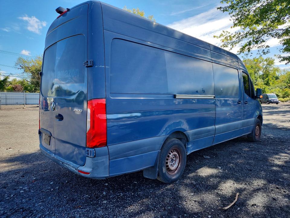 70183946 :رقم المزاد ، WD4PF1CD2KP133070 vin ، 2019 Mercedes-benz Sprinter مزاد بيع