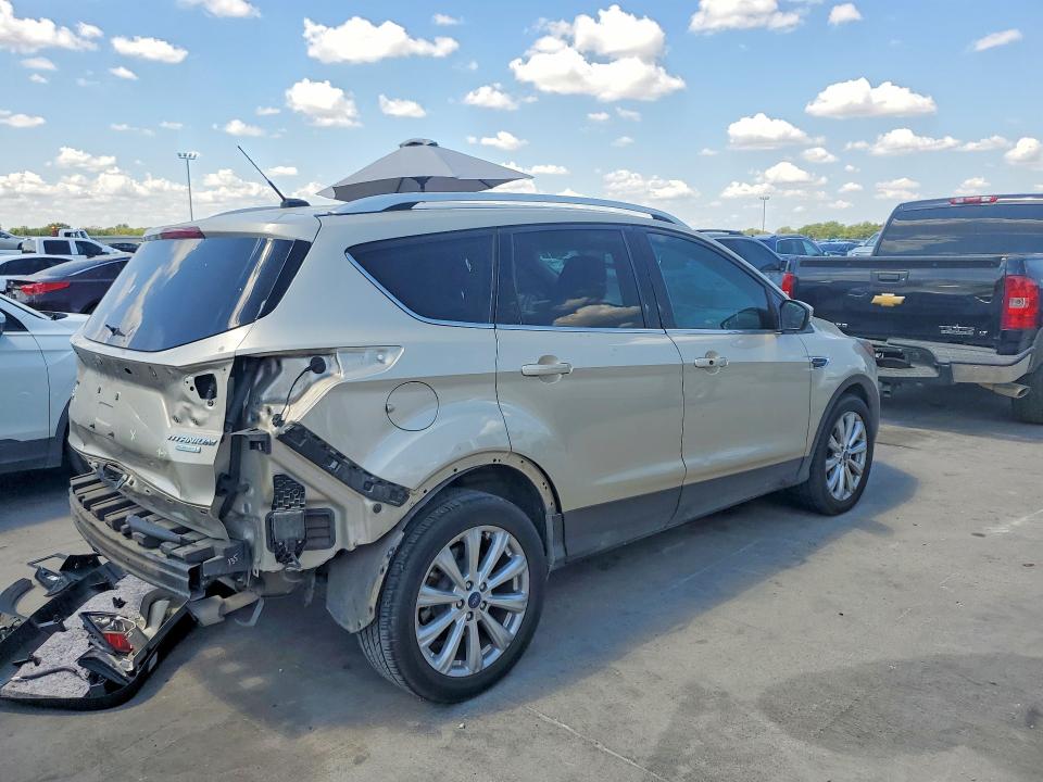 68216646 :رقم المزاد ، 1FMCU0J95HUC95014 vin ، 2017 Ford Escape مزاد بيع