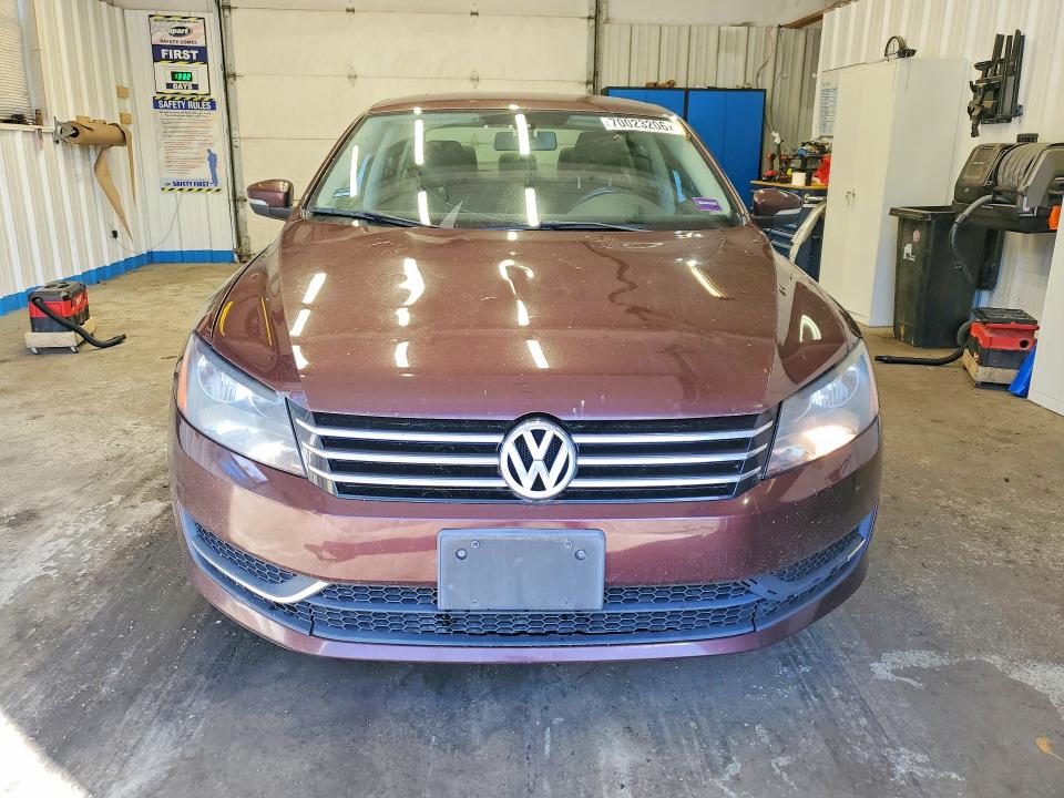 70023206 :رقم المزاد ، 1VWAT7A31EC077394 vin ، 2014 Volkswagen Passat مزاد بيع
