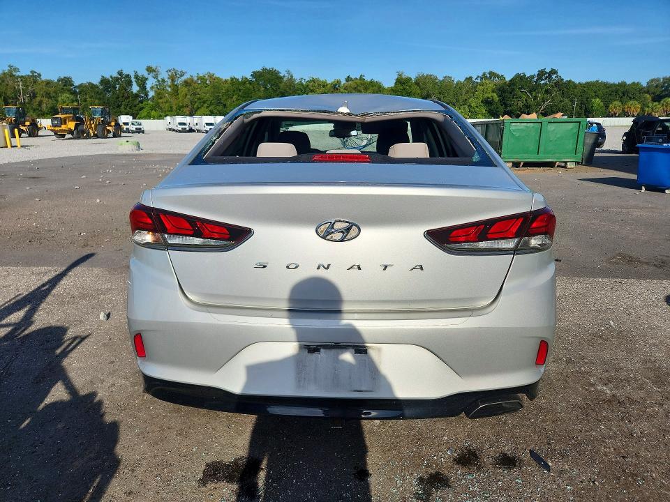 2018 Hyundai Sonata მანქანა იყიდება აუქციონზე, vin: 5NPE34AF1JH647132, აუქციონის ნომერი: 69043156
