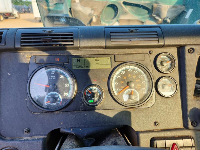 69996026 :رقم المزاد ، 1FUJGED56FLGA1222 vin ، 2015 Freightliner Cascadia 125 مزاد بيع