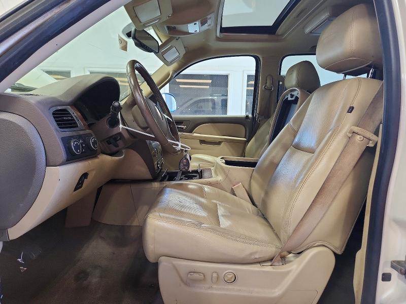 68558146 :رقم المزاد ، 1GNUKKE39AR246110 vin ، 2010 Chevrolet Suburban مزاد بيع