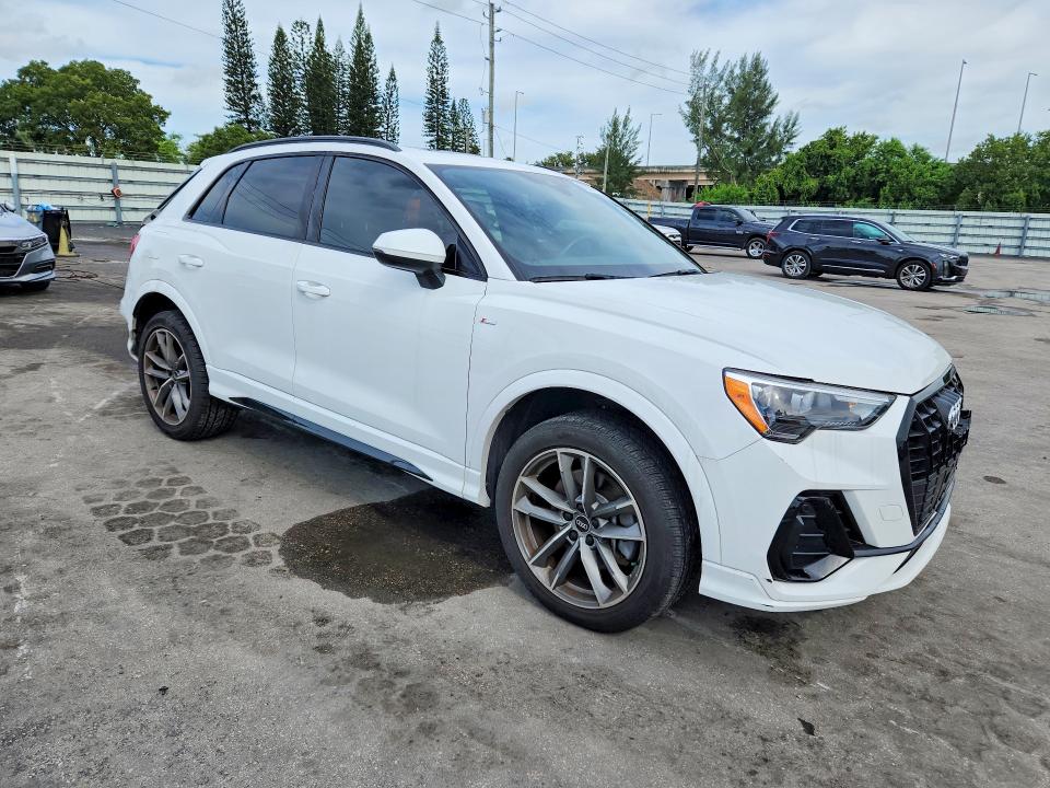 2022 Audi Q3 მანქანა იყიდება აუქციონზე, vin: WA1DECF3XN1048090, აუქციონის ნომერი: 69937486
