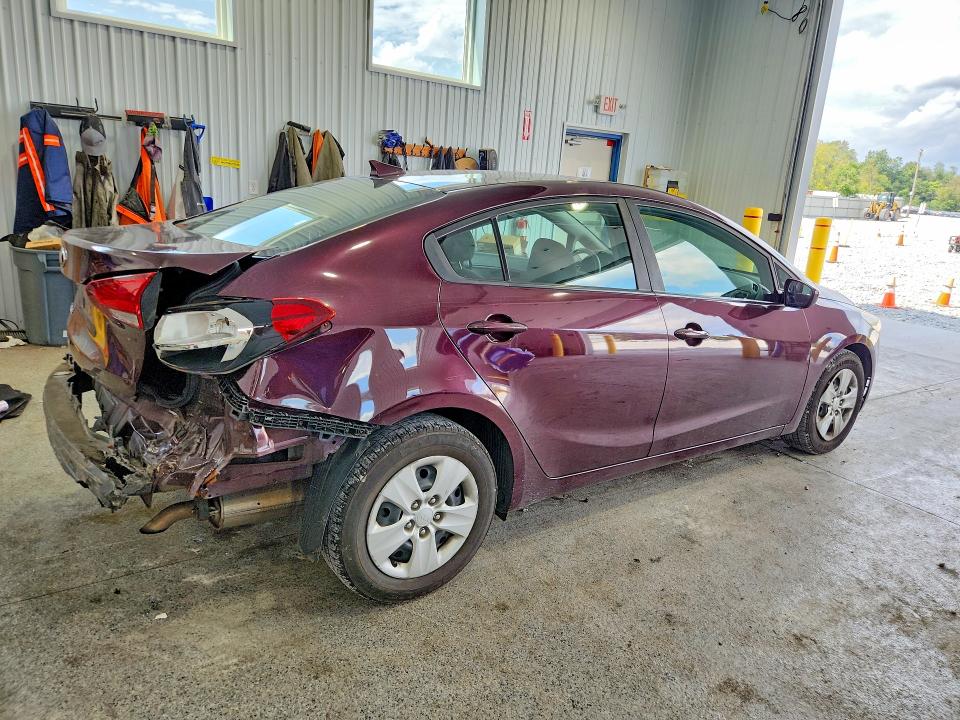2018 Kia Forte მანქანა იყიდება აუქციონზე, vin: 3KPFL4A75JE251464, აუქციონის ნომერი: 68364146
