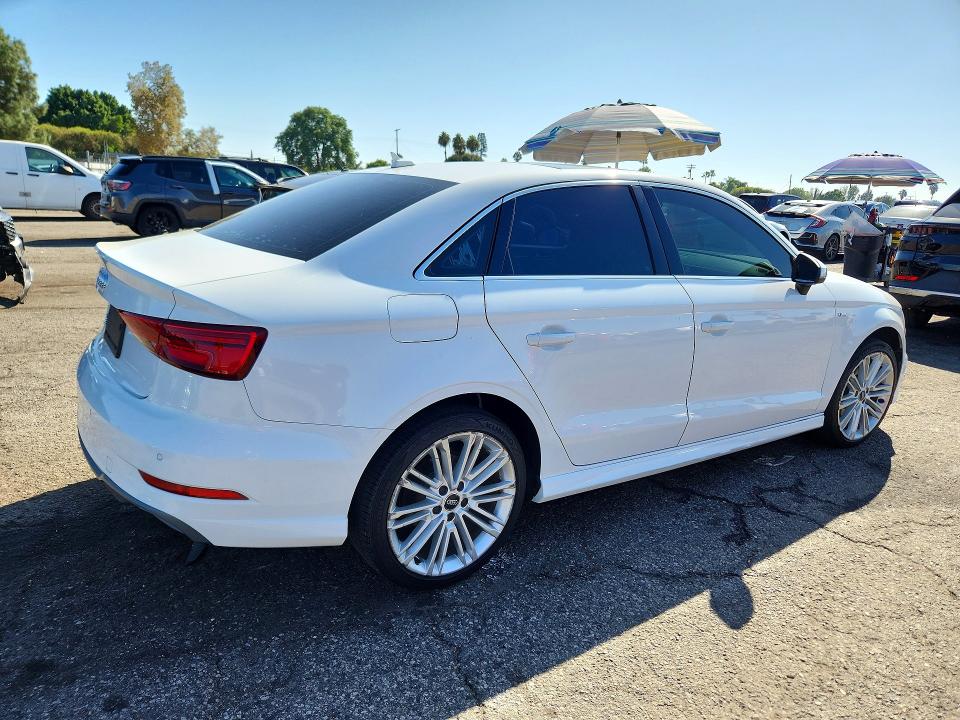 2017 Audi A3 მანქანა იყიდება აუქციონზე, vin: WAUGUGFF8H1067777, აუქციონის ნომერი: 68879226