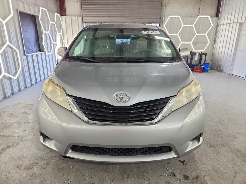 2014 Toyota Sienna მანქანა იყიდება აუქციონზე, vin: 5TDKK3DC9ES464689, აუქციონის ნომერი: 67840646