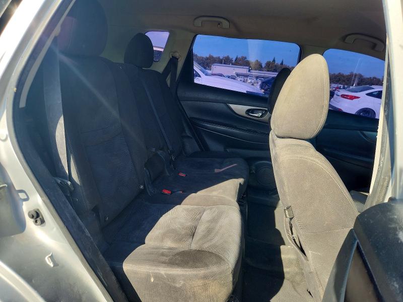 70258136 :رقم المزاد ، KNMAT2MV1GP701211 vin ، 2016 Nissan Rogue مزاد بيع