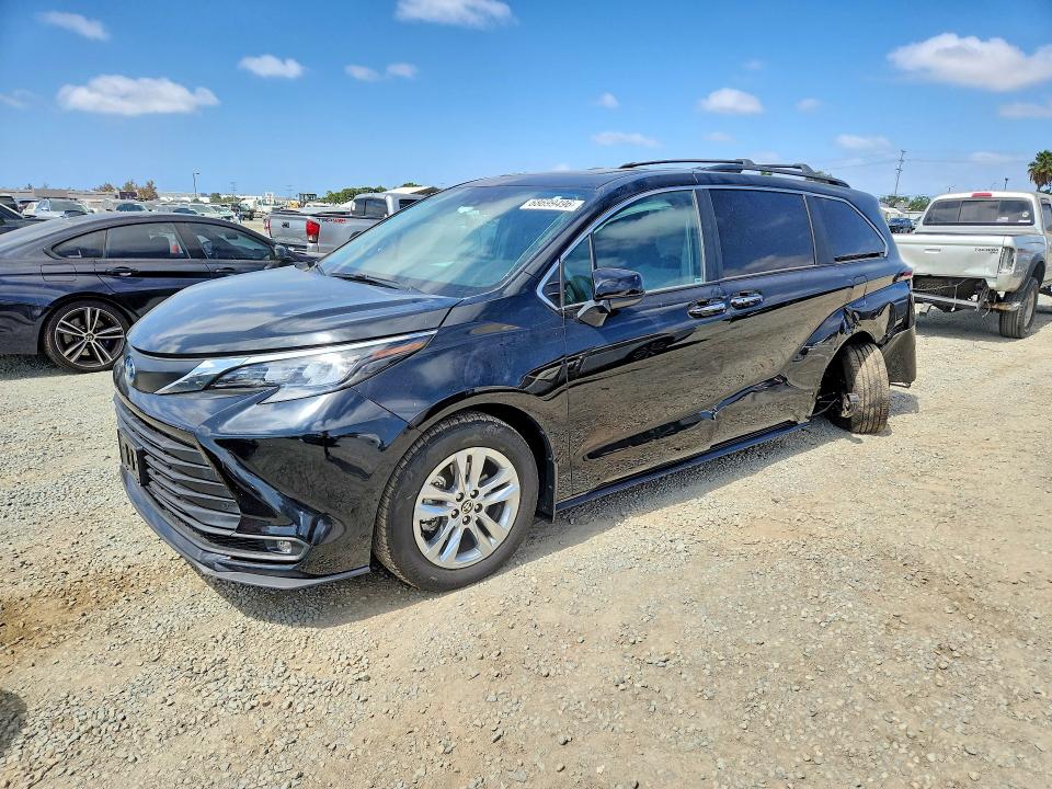 68699496 :رقم المزاد ، 5TDJSKFC1SS161811 vin ، 2025 Toyota Sienna مزاد بيع