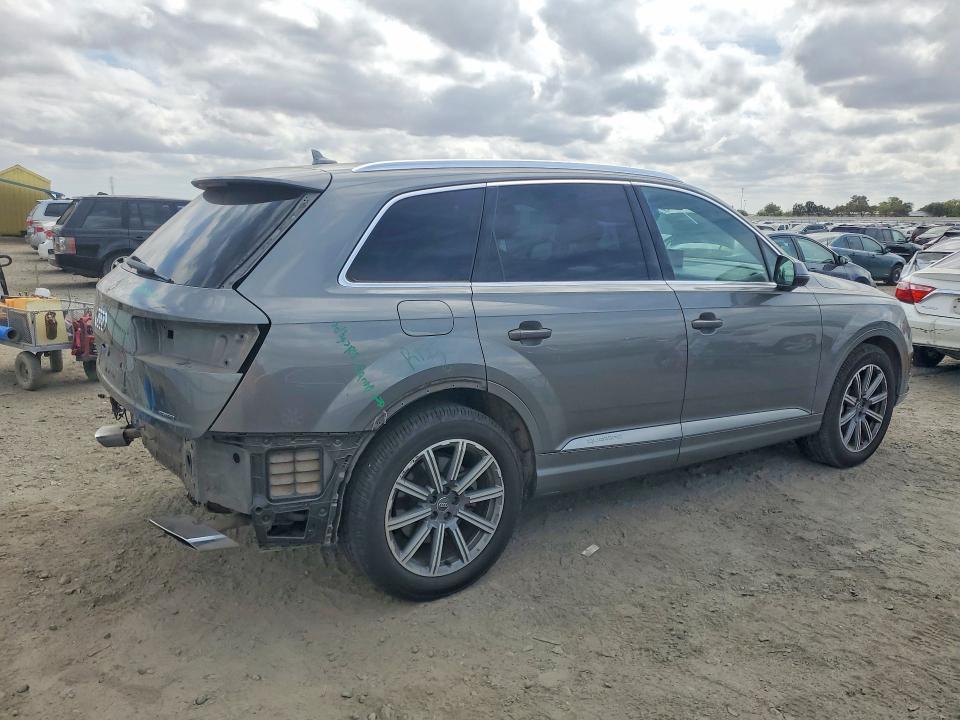 67319986 :رقم المزاد ، WA1LHAF76HD036824 vin ، 2017 Audi Q7 مزاد بيع