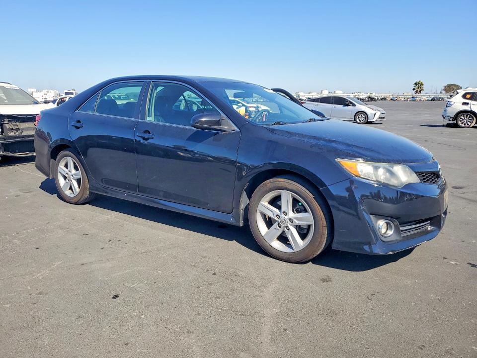 70886566 :رقم المزاد ، 4T1BF1FK0CU150270 vin ، 2012 Toyota Camry مزاد بيع